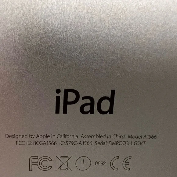 iPad Air silver barely used and in excellent condition. A few minor scuffs.
